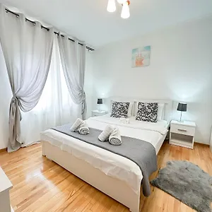 Sunrise Center Apartment Bucharest